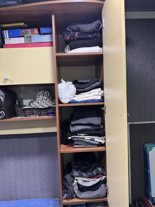 Продам Подростковую спальную гарнитуру