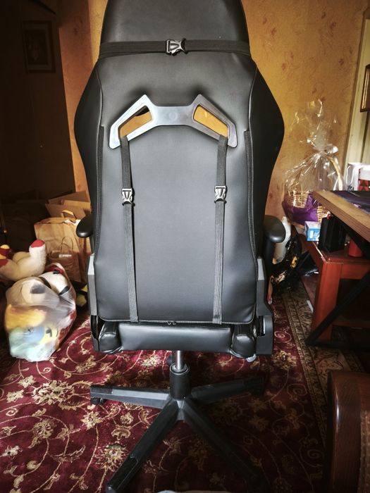 Продам игровое кресло
