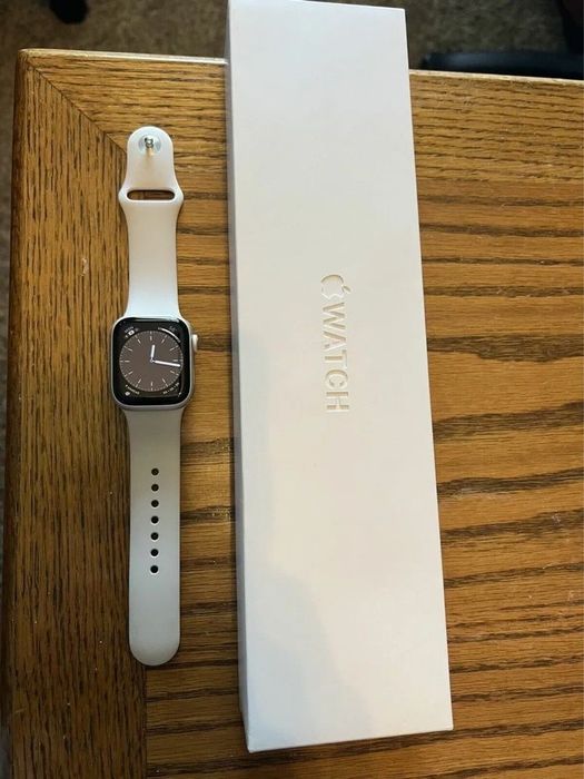 Apple watch 8 white 45mm