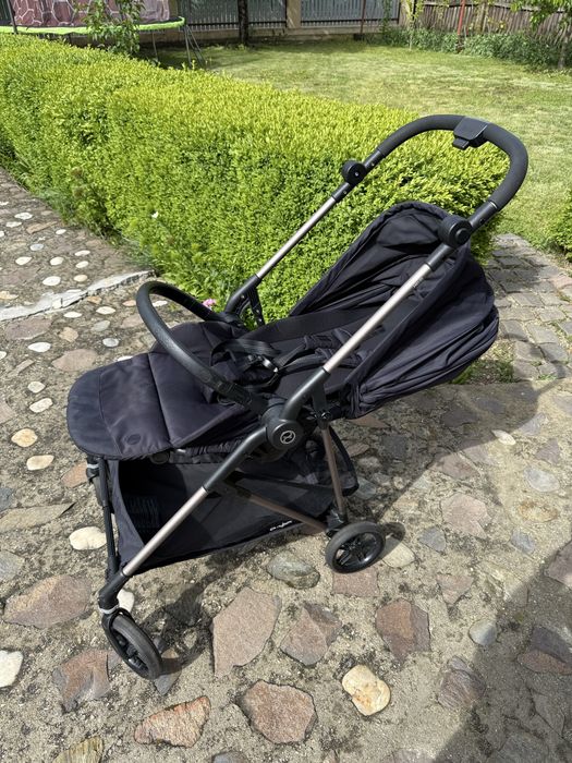 Caruciorul Cybex Melio reversibil, negru.
