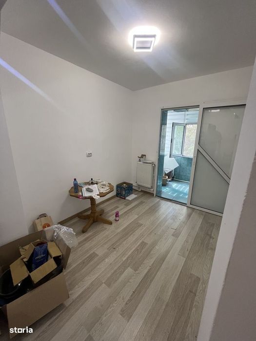 SF. LAZAR ap.3 camere, decomandat,et.1/4,liber,curat,60mp, OCAZIE!
