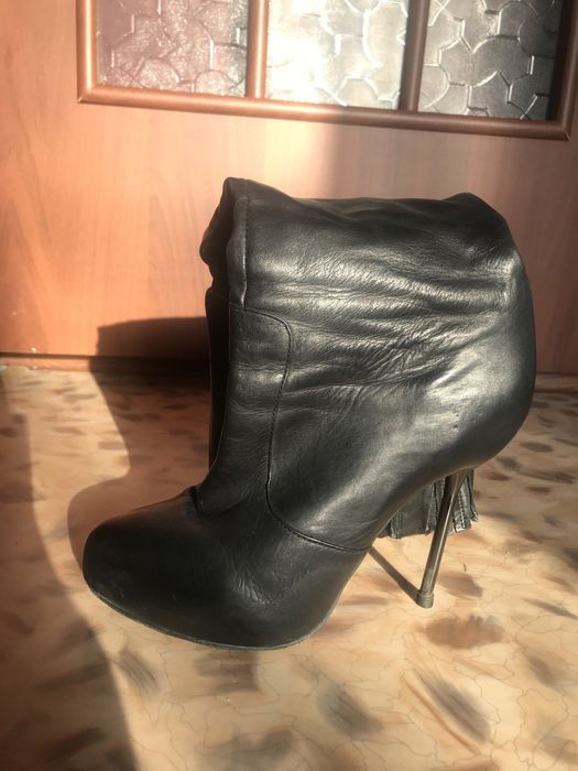 Зимние сапоги.