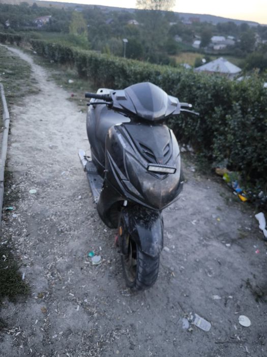 Vând scuter 125 cc