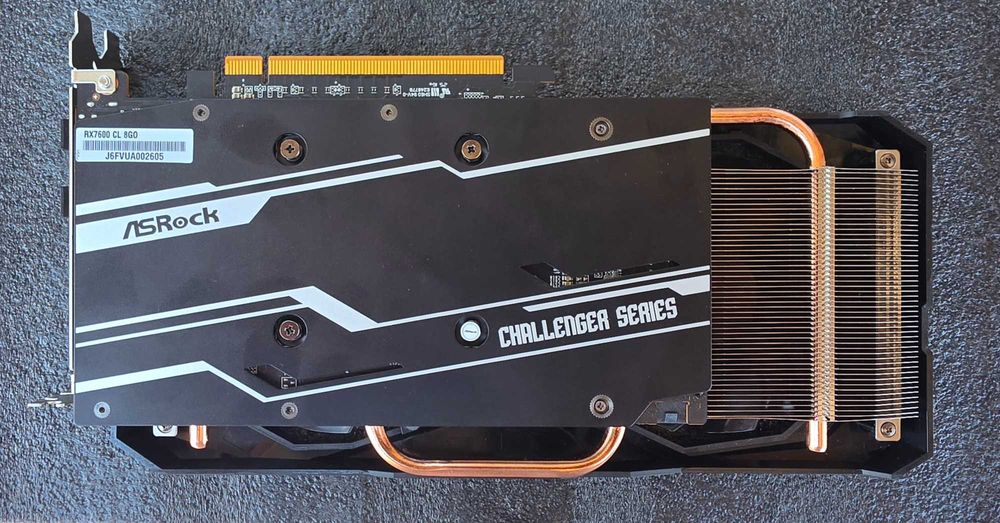 Продавам AMD Radeon™ RX 7600 Challenger 8GB OC