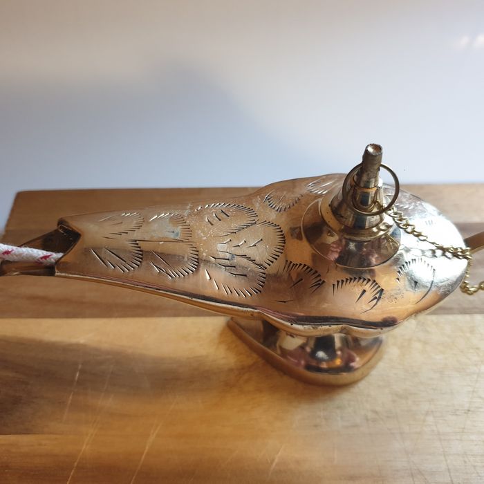 Vand aceste 2 lampi vechi,luate de la un targ din Siria