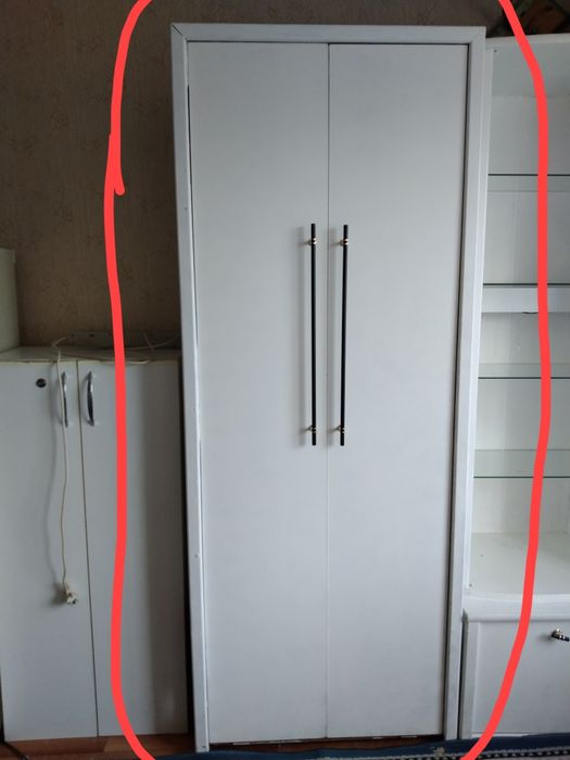 Продам шкаф плательный