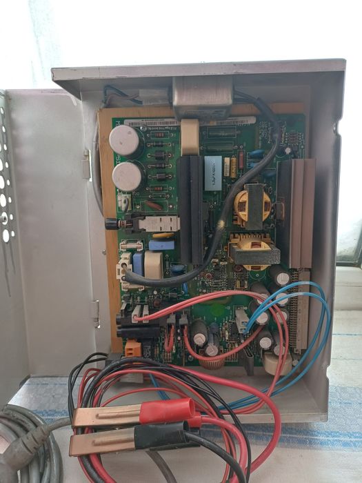 Продам зарядное устройство для АКБ автомобиля