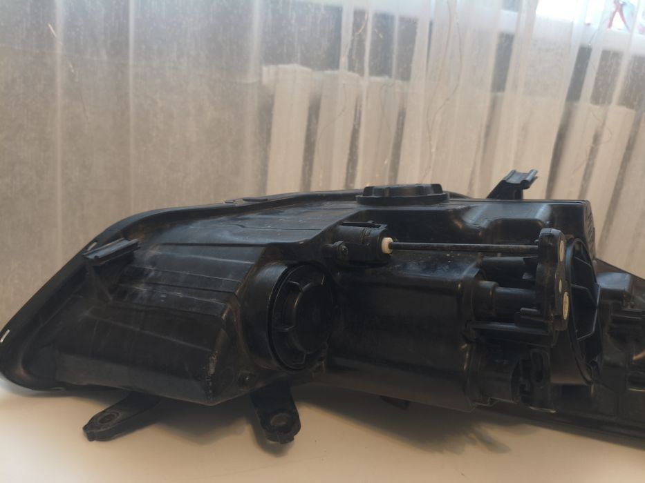 Продам фару оригинальную