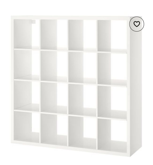 Бяла етажерка и лавица