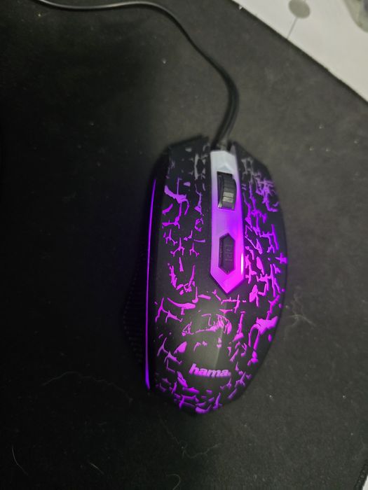 Vand un mouse de la hama este perfect functionabil 3600 dpi
