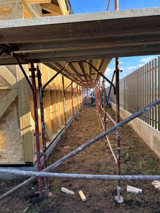 Inchiriez schela metalica