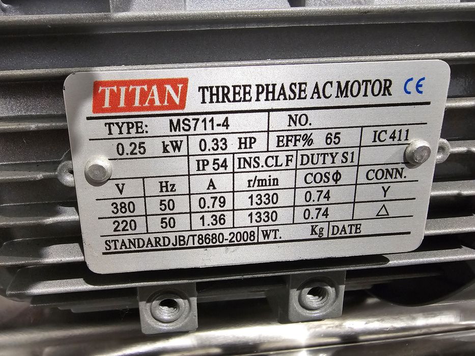 Centrifuga apicola nouă