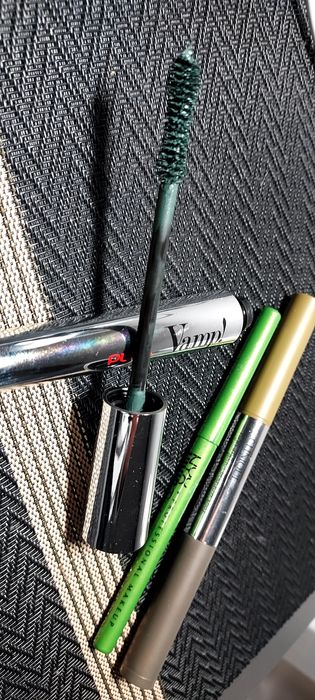 Set make up fard Clinique, rimel Pupa,creion NYX