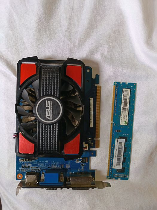 Placa video dedicata GeForce GT 730