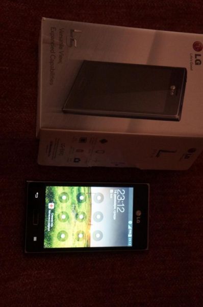 Продавам GSM LG-E610