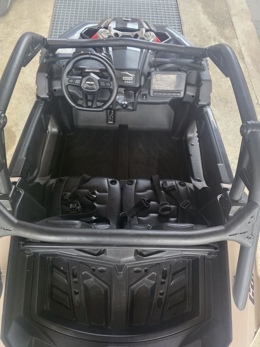Can-am  Maverick 2locuri/2 baterii  electric 4x4