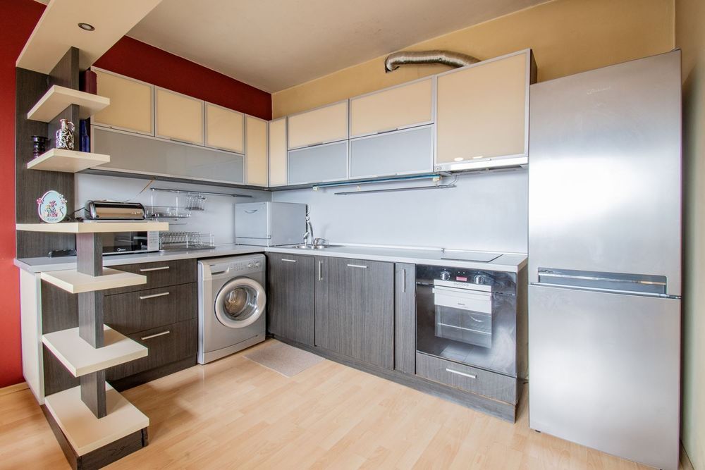 Продава се Тристаен апартамент в София, Люлин 8 - 88 кв.м за 2557 €/кв.м - Снимка #6