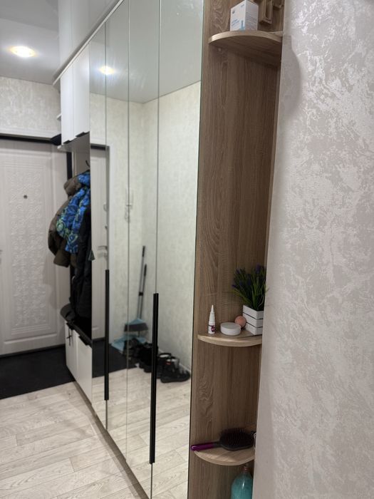 Продаю прихожую