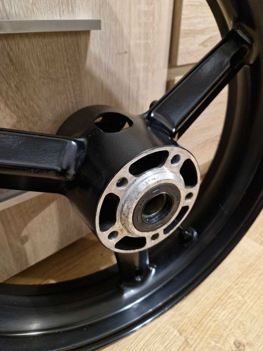 Janta Suzuki GSX-R 600, 750 și 1000 K3-K5 sau SV 1000 K3-K7.