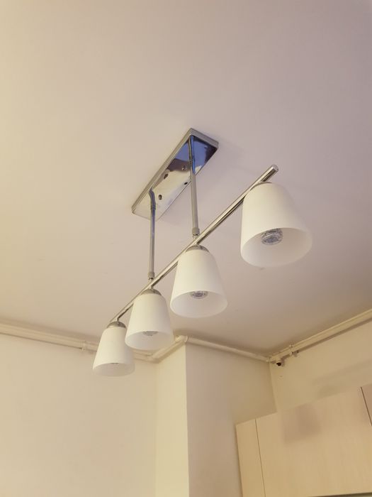 Lustra iluminat, corp iluminat