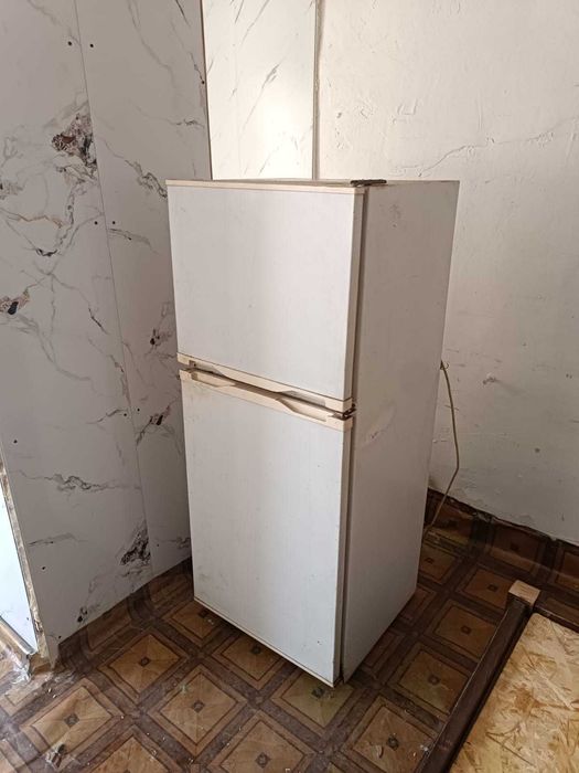 Двухкамерный холодильник