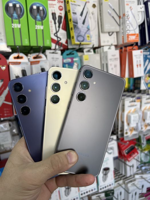 S24Plus 12/256’ 512GB ideal sastayaniyada.