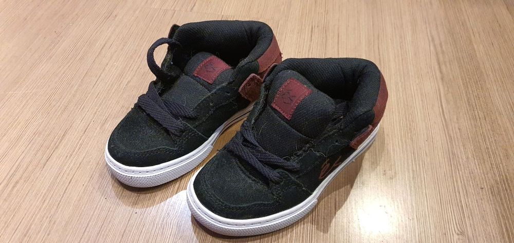 Оригинални детски кецове eS