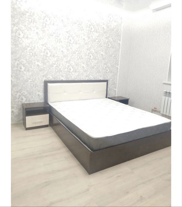 Продам Кровать, шкаф, тумбочки