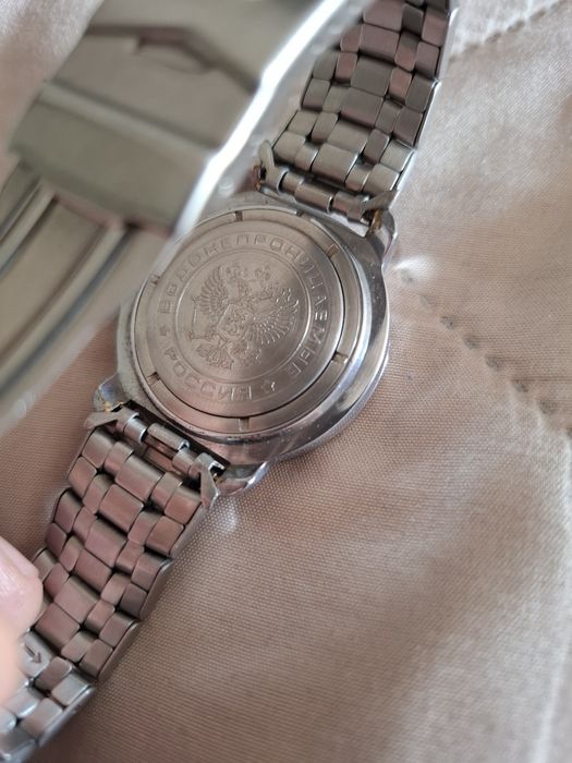 Продам часы б/у.