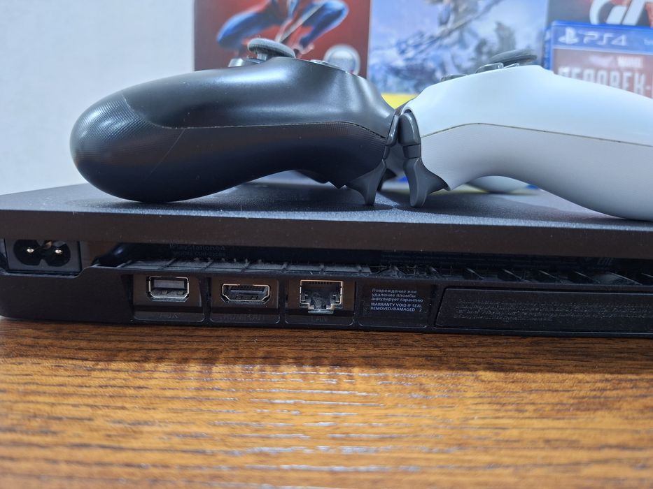 Sony PlayStation 4 Slim