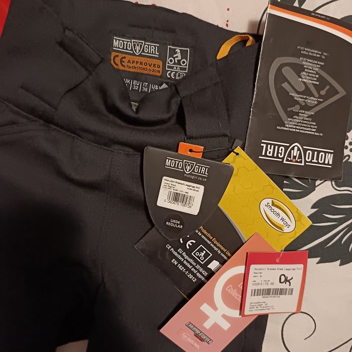 Pantaloni moto noi