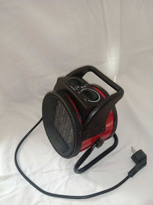 Обогреватель с феном 2кВт для обогрева 30м3