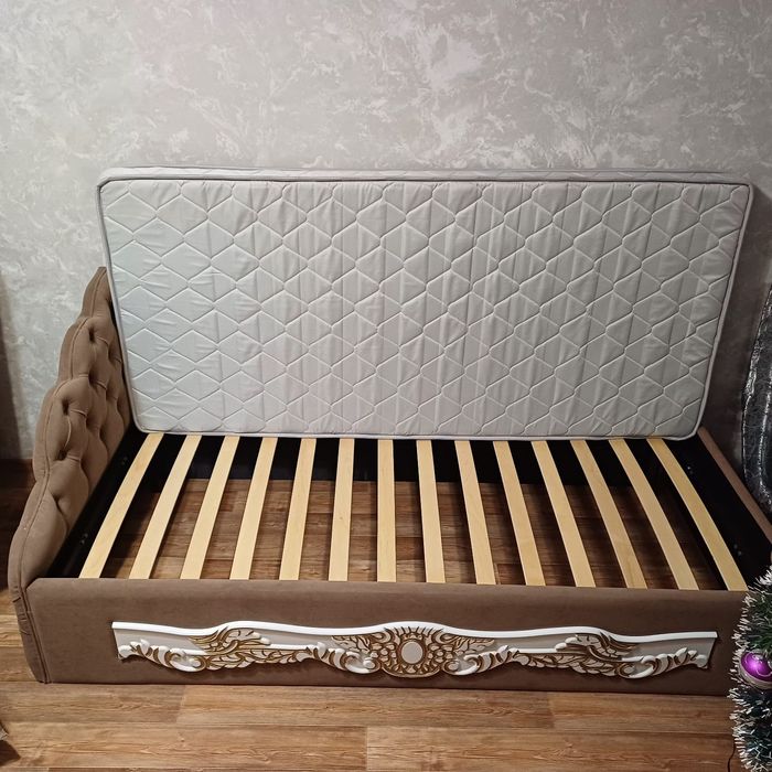 Кровать тахта     .