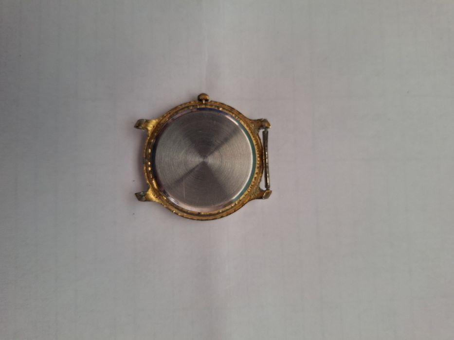 Продавам ръчни часовници.