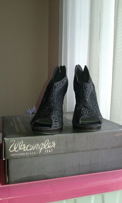 Елегантни Обувки - № 37. НАМАЛЕНИ на 10лв.