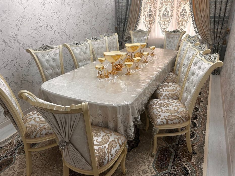 Ок рангдаги мехмонлар учун мебел