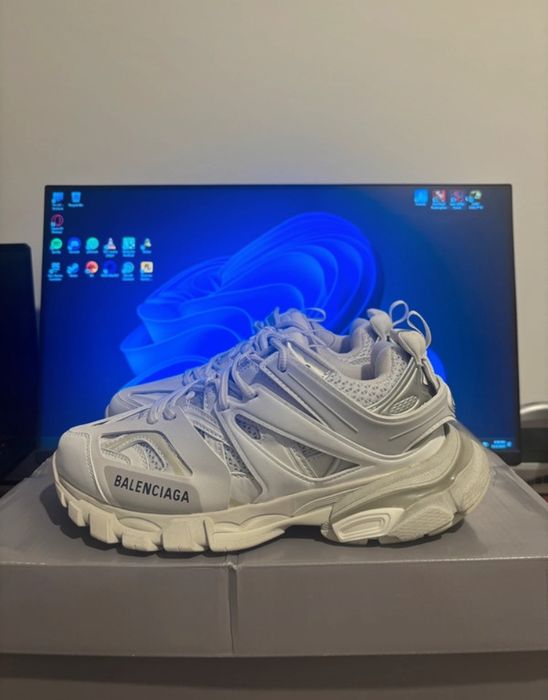 Balenciaga track