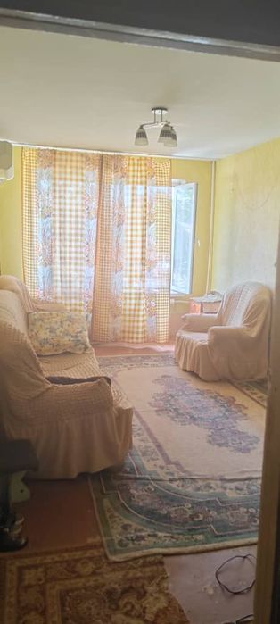 Продаеться квартира 6мк 9дом на 1 этаже 2х комнатная