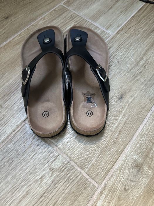 Papuci din piele mărimea 38
