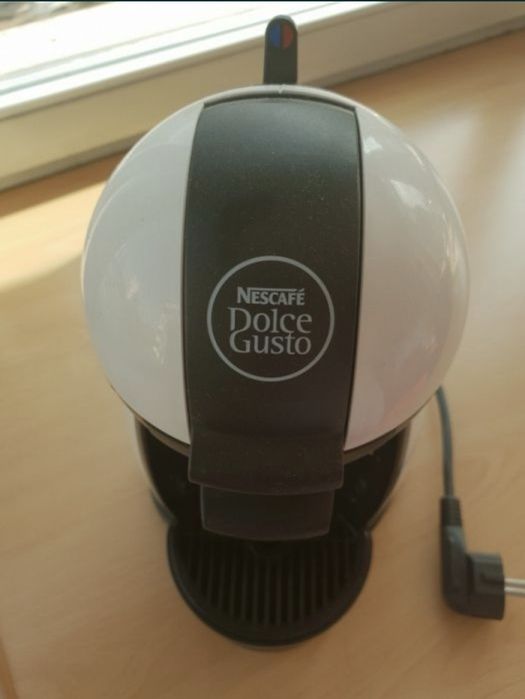 Nescafe Dolce Gusto кофемашина