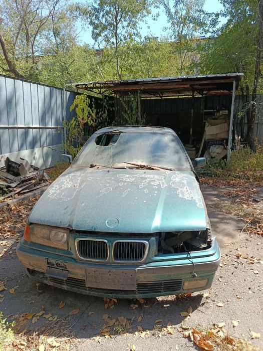 Продам BMW 320   .