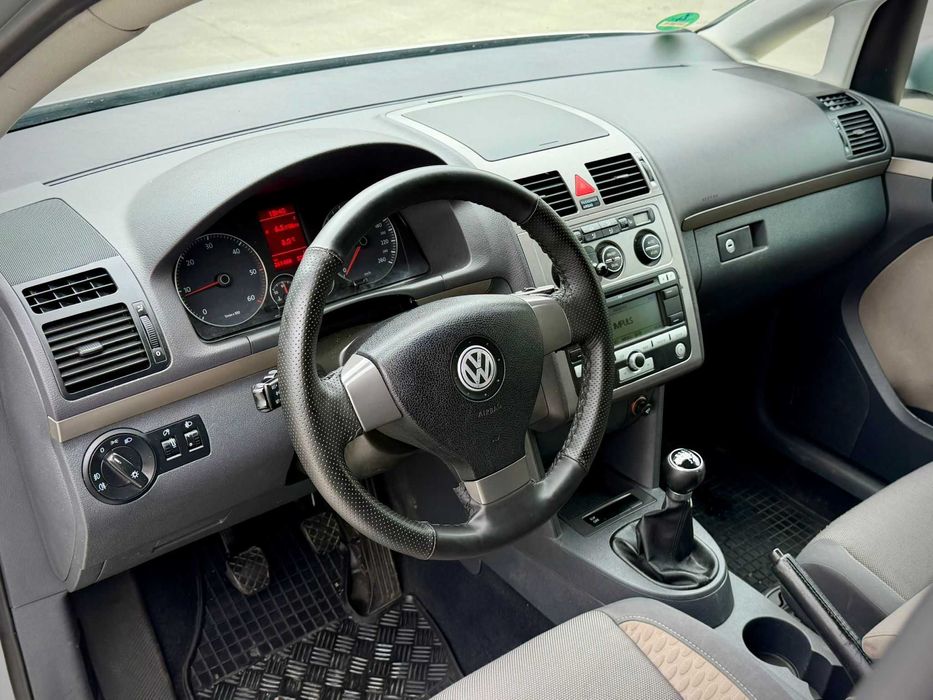 Volkswagen Touran Cross 2008 2.0 TDI 140CP | Clima | Scaune încălzite | Xenon | Pilot |