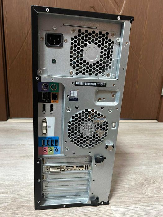 Продавам Компютър