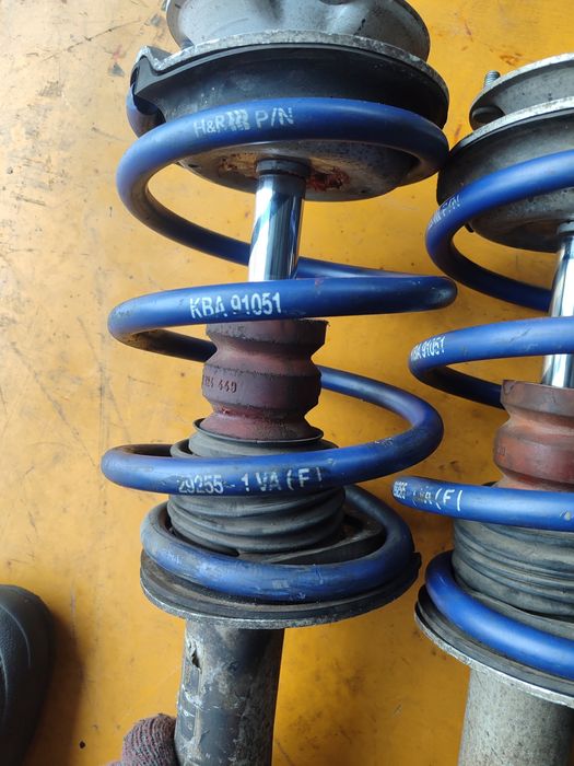 Продам амортизаторы BMW E60.