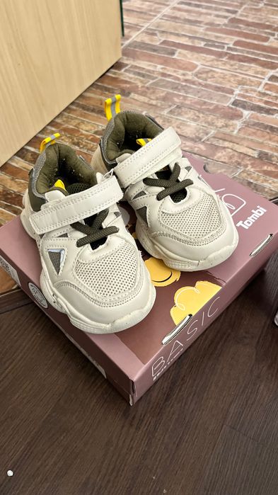 Кроссовки 26-27размеры