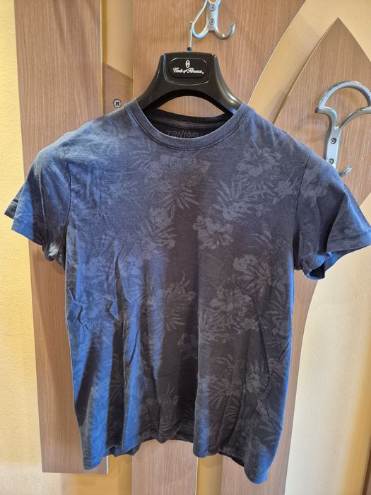 Продавам мъжки тениски