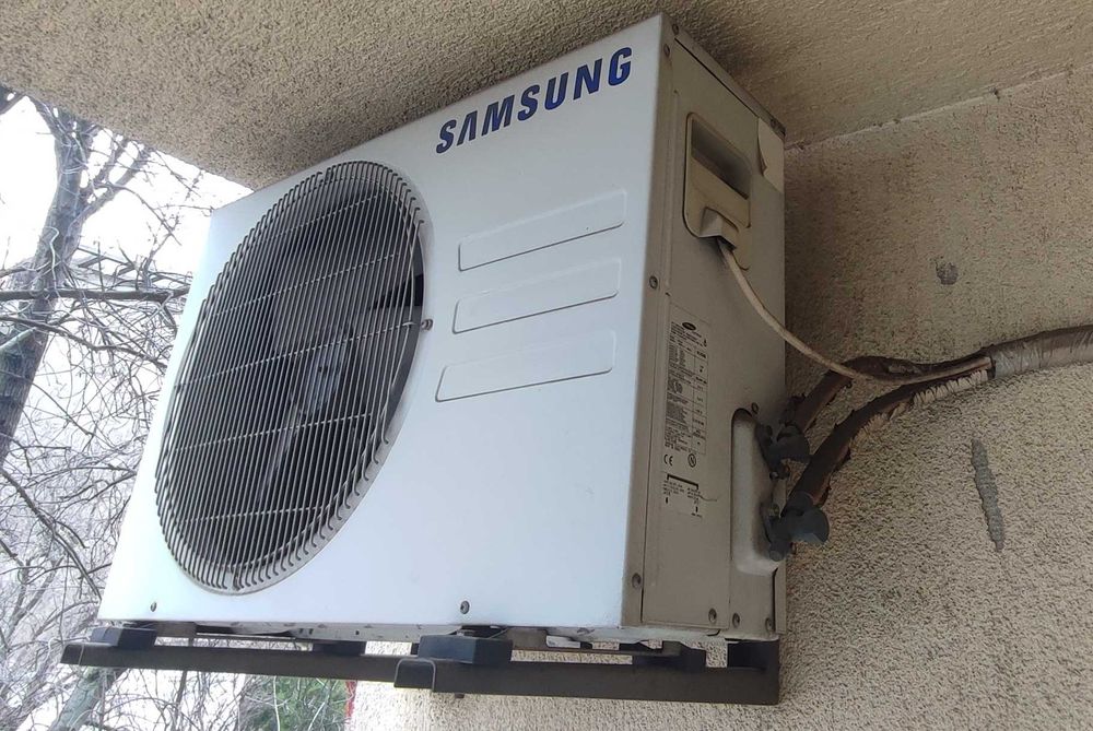 Продавам изгодно употребяван климатик SAMSUNG SC12ZAB / SC12ZABX
