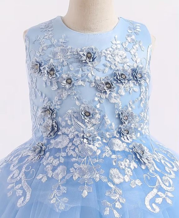 Нарчдное платье для девочки