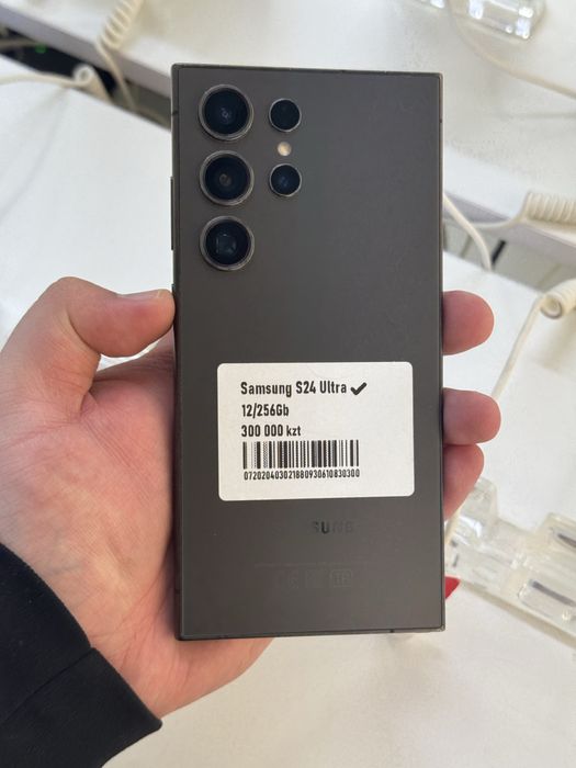 Samsung S24 Ultra 256gb ozu 12