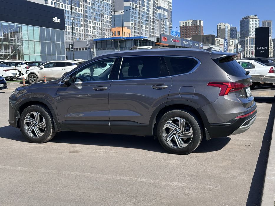 Santa Fe 2023г дилерский на гарантии!